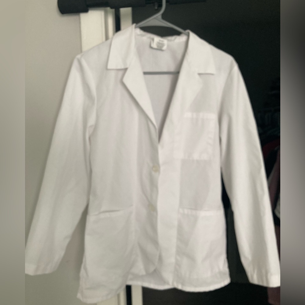 Meta Fundamentals Unisex White Lab Coat- size XS
